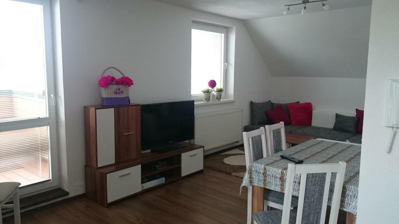 Apartman Lusy Велика Ломниця Екстер'єр фото